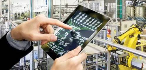 從硬件固化到軟件驅(qū)動(dòng) 傳統(tǒng)制造業(yè)擁抱互聯(lián)網(wǎng)變革的雙重路徑